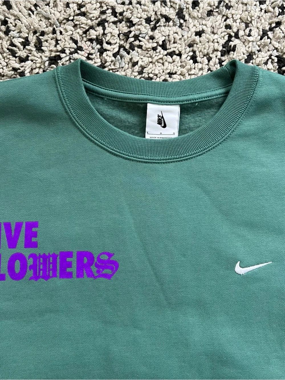 Nike Give Flowers EYBL Basketball Green Crewneck Sweatshirt Men’s Size Large